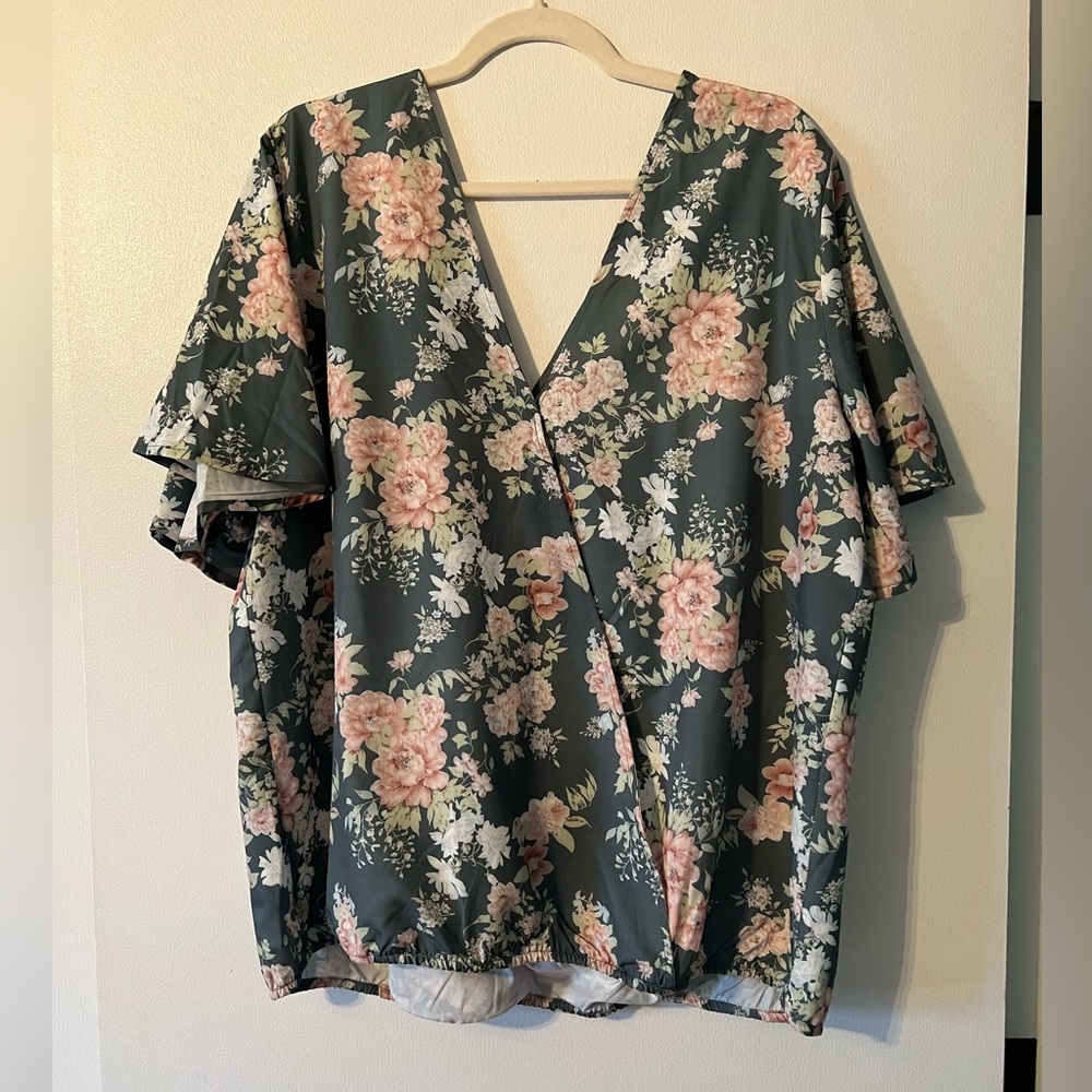 Short Sleeve Wrap Floral Top - US 16